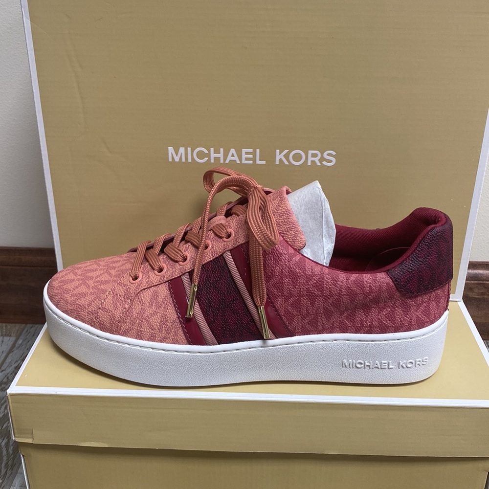 TODAY ONLY!!❤️MICHAEL KORS SNEAKERS